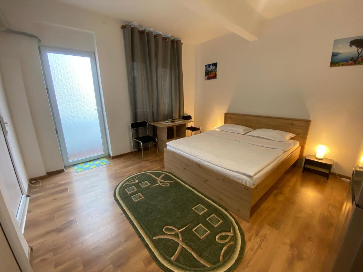 Old Town Apartment Bucarest Esterno foto